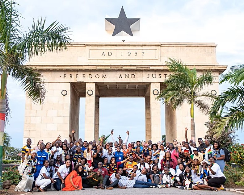 Group of Fulbrighters together in Accra