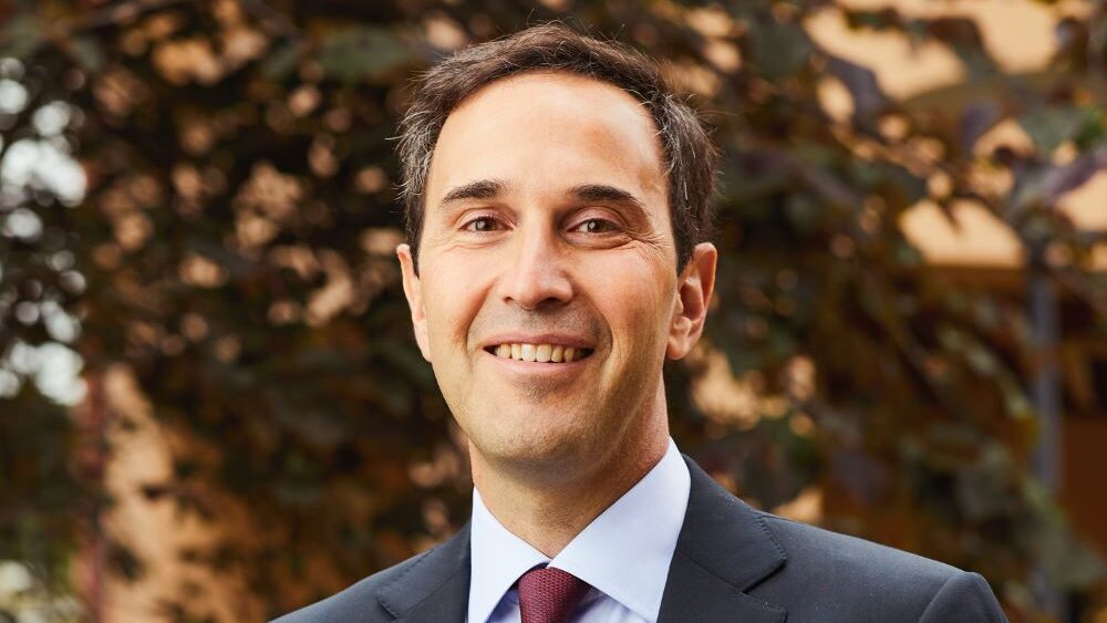 Fulbrighter Named New Stanford President